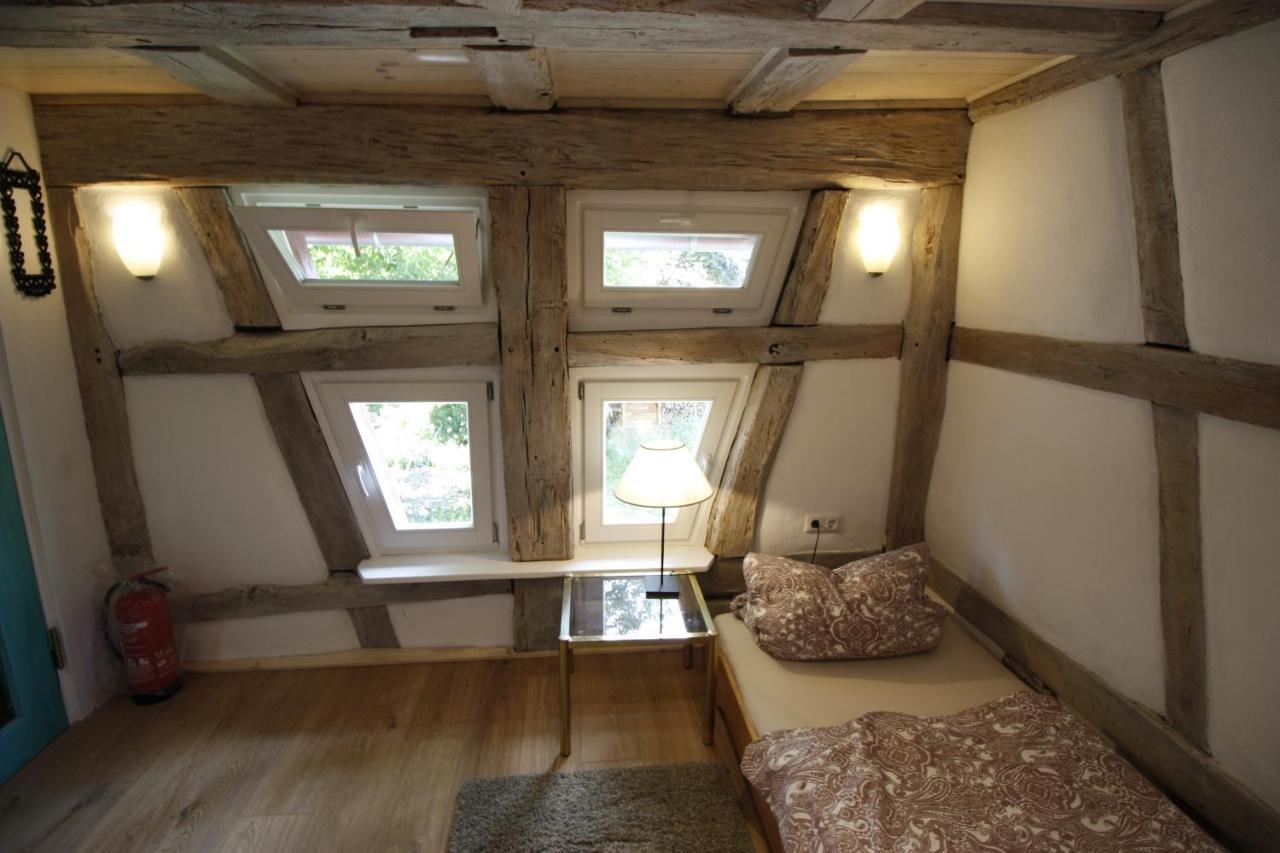 Gemuetliche Gaestezimmer In Einem Neu Sanierten Fachwerkhaus Sachsenheim Εξωτερικό φωτογραφία