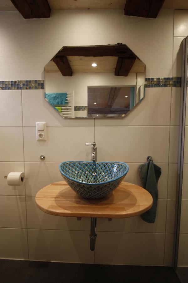 Gemuetliche Gaestezimmer In Einem Neu Sanierten Fachwerkhaus Sachsenheim Εξωτερικό φωτογραφία